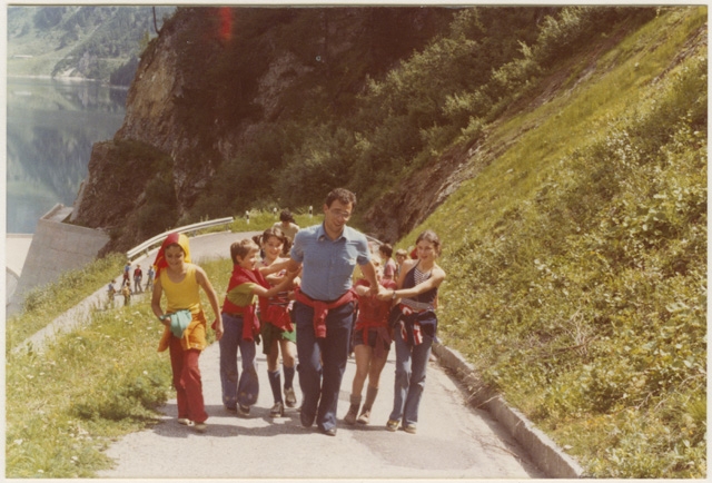 Visita di (?) al campo estivo del gruppo Scout