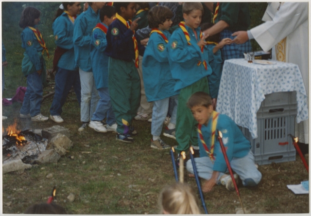 Momento del giuramento al campo Scout a San Bernardino