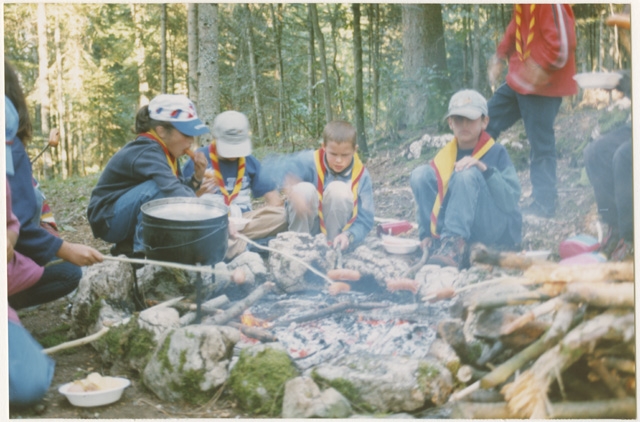 Grigliata all'aperto al campo Scout a (?)