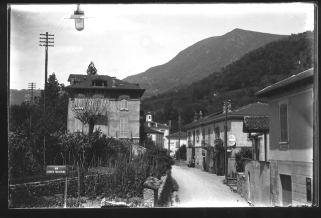 Veduta di via Luigi Canonica a Tesserete
