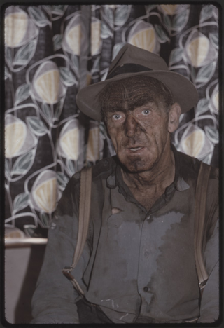 Kurt Meili in seguito alla riparazione del camino di casa