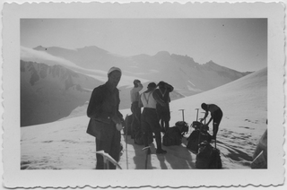 Guardie di confine in perlustrazione sulla neve