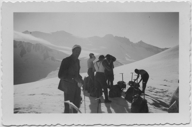 Guardie di confine in perlustrazione sulla neve