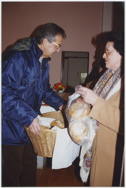 Distribuzione del pane di S. Andrea a Campestro