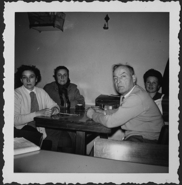 Gruppo di persone al ristorante Commercio