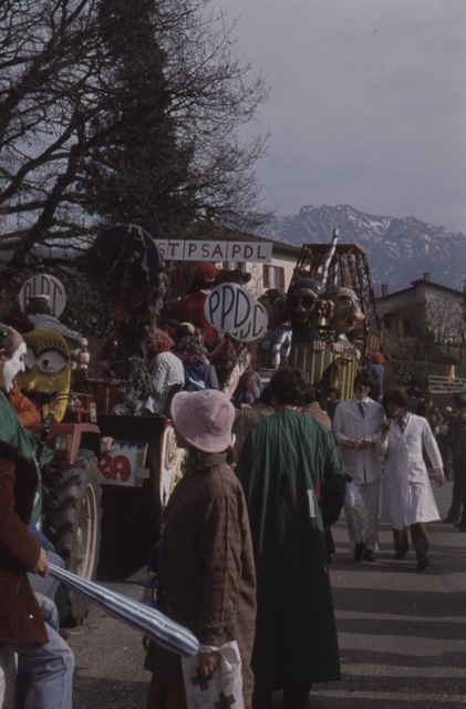 Sfilata dei carri al carnevale di Tesserete