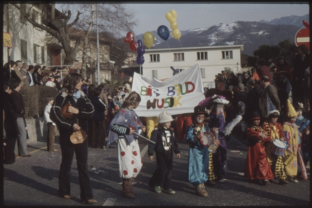 Corteo dei bambini al carnevale di Tesserete