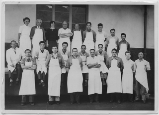 Operai di una ditta in posa