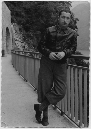 Remo Canonica in posa alla dogana di Gandria