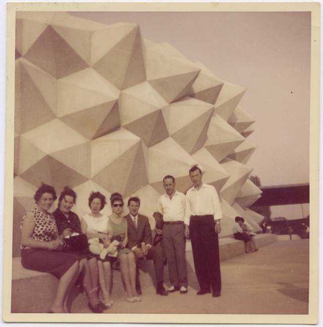 Famiglia Canonica con amici all'Esposizione Universale a Losanna