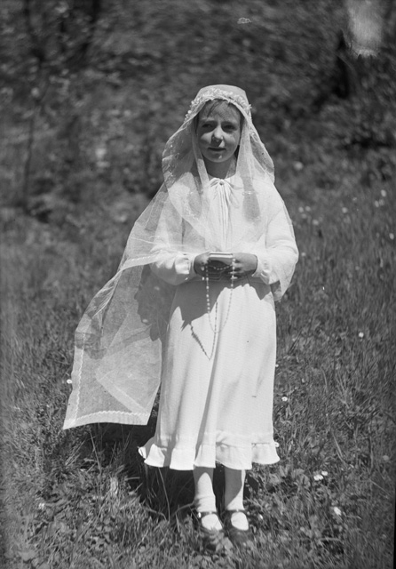 Ritratto di bambina in occasione della Prima Comunione