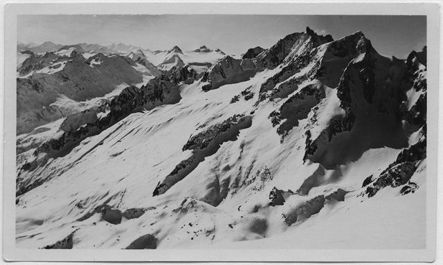 Veduta del Pizzo Rotondo presa dal Pizzo Lucendro