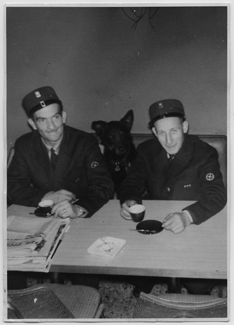 Giacomo Paltenghi con il collega Fontana, conducenti di autopostale