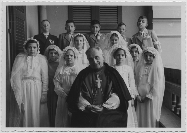 Prima Comunione a Lopagno con Mons. vescovo Jelmini