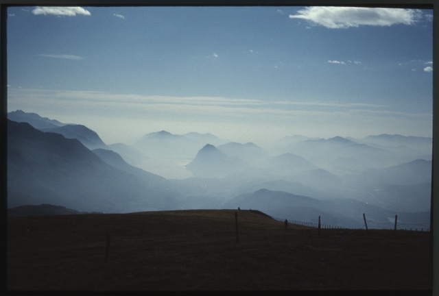 Veduta dal Gazzirola verso il golfo del Ceresio
