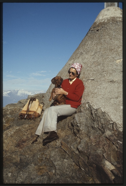 Elena Ruprecht con il cane al Motto della Croce