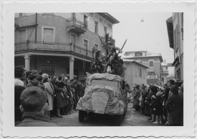 Sfilata dei carri al carnevale di Tesserete