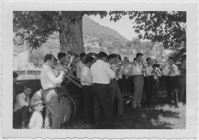 Filarmonica Capriaschese sul sagrato della chiesa di Santo Stefano in occasione della festa del Corpus Domini
