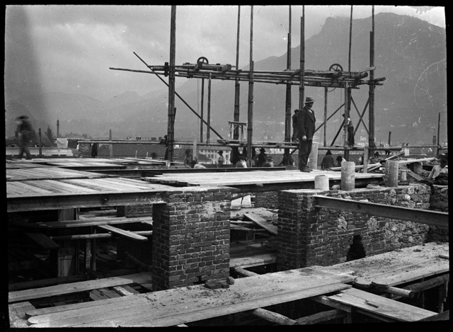 Operai in un cantiere a Lugano