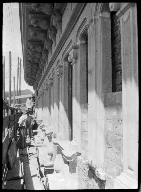 Operai in un cantiere a Lugano