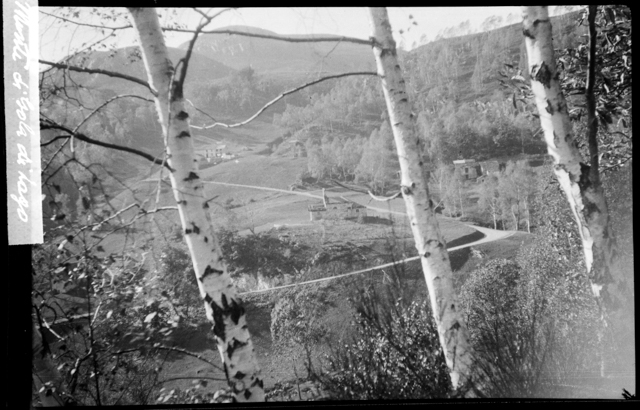 Veduta dei monti di Gola di Lago con la chiesa di Maria SS Ausiliatrice