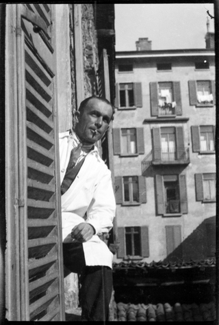 Ritratto di Enrico Besomi alla finestra