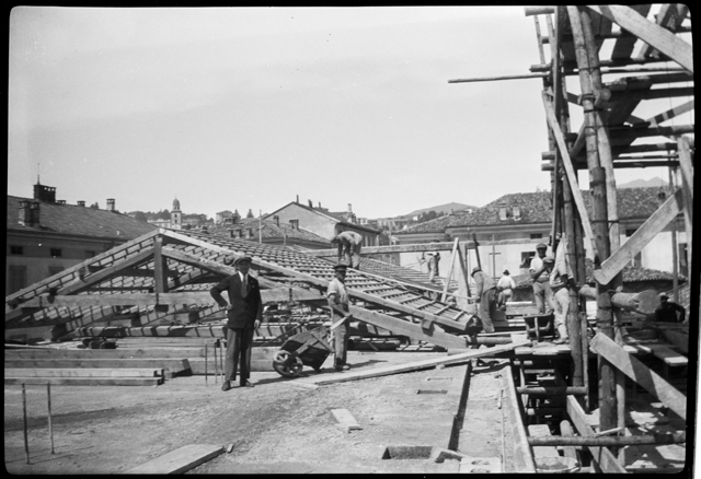 Operai sul cantiere di Palazzo Alhambra a Lugano