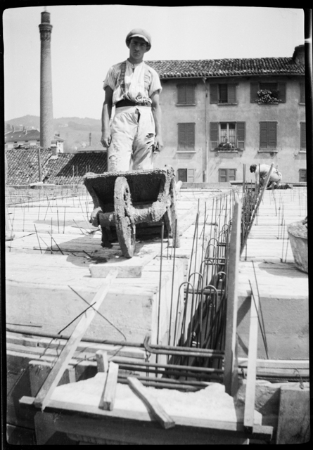 Operai al lavoro sul cantiere di Palazzo Alhambra a Lugano