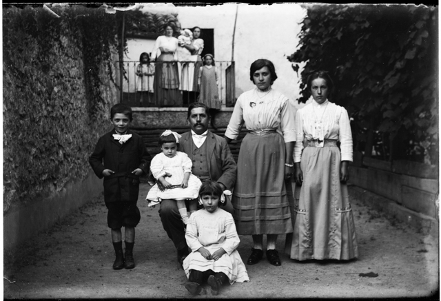 Famiglia in posa a Carona