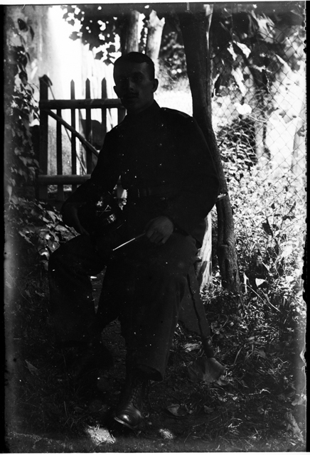 Ritratto di Enrico Besomi in divisa militare