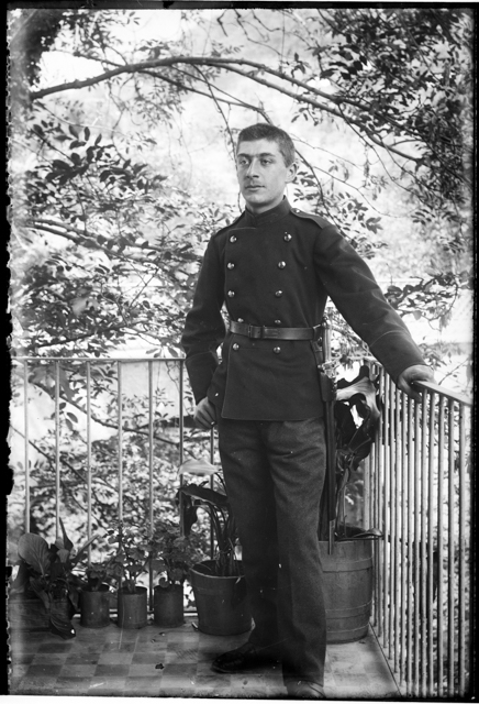 Ritratto di ragazzo in divisa