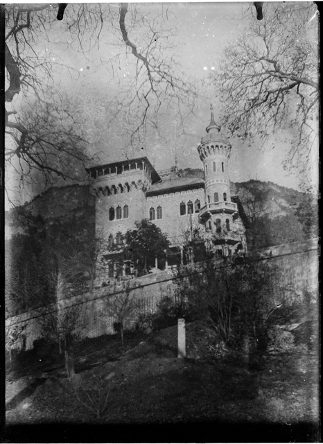Veduta di Château des Magnans a Jausiers