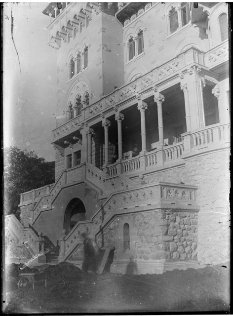 Veduta di Château des Magnans a Jausiers