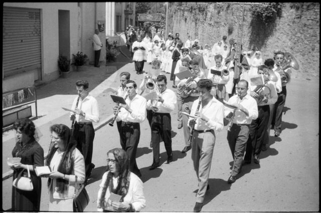 Passaggio di una processione a Tesserete