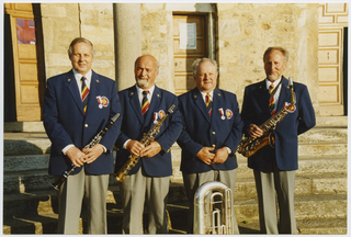 Soci fondatori della Filarmonica Capriaschese in posa in occasione del concerto del 40°