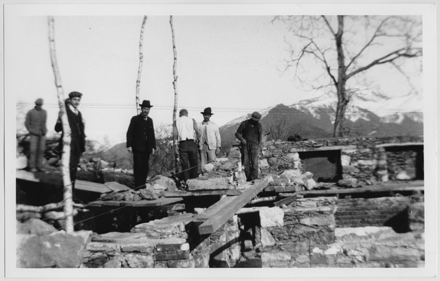 Cantiere per la costruzione di casa Conti ai monti di Roveredo