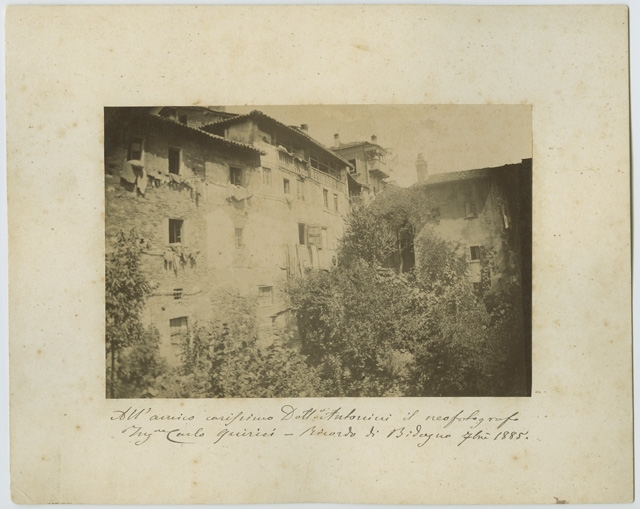 Veduta di case nel nucleo di Bidogno