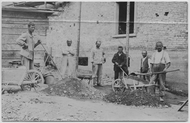 Operai ticinesi impiegati in una ditta di costruzioni a Montevideo