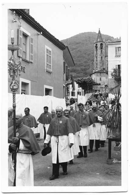 Confraternita durante la processione del Corpus Domini