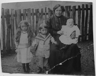 Angiolina Gianini con i figli